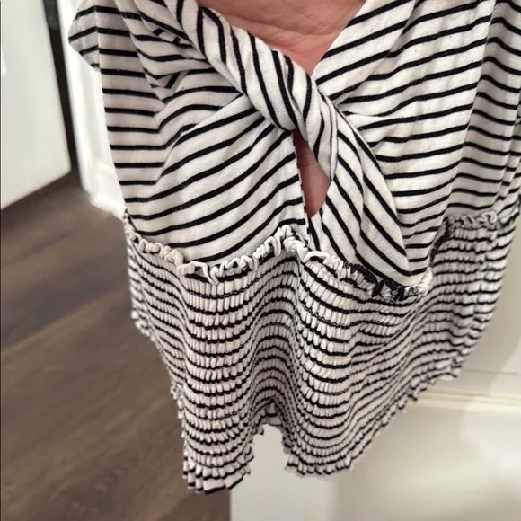 American Eagle Outfitters Black and White Striped Top - Picture 4 of 4